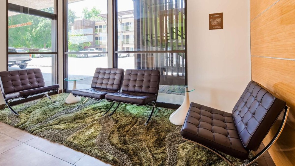 Best Western Plus Glendale Image 16