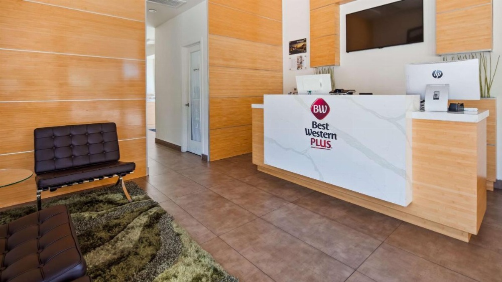 Best Western Plus Glendale Image 6