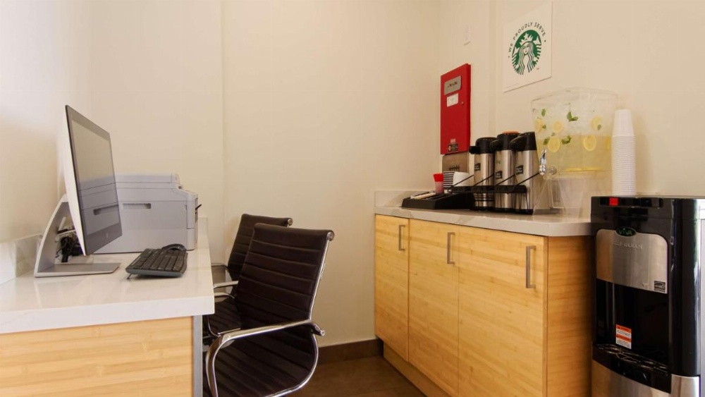 Best Western Plus Glendale Image 7